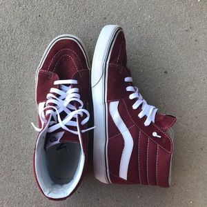 Men’s high top maroon vans